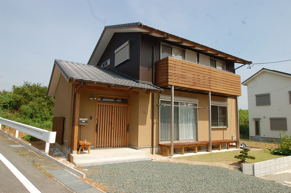 自然の温もりを楽しむ木の家