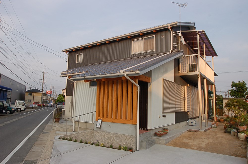 美しい桧の列柱を味わう家