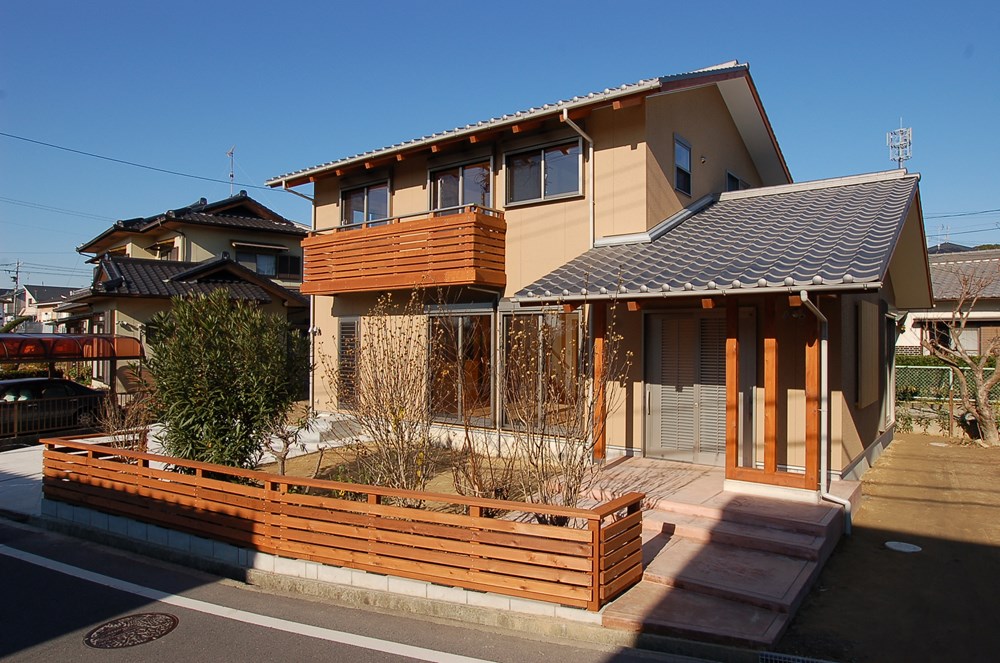 四季の花々の薫る家