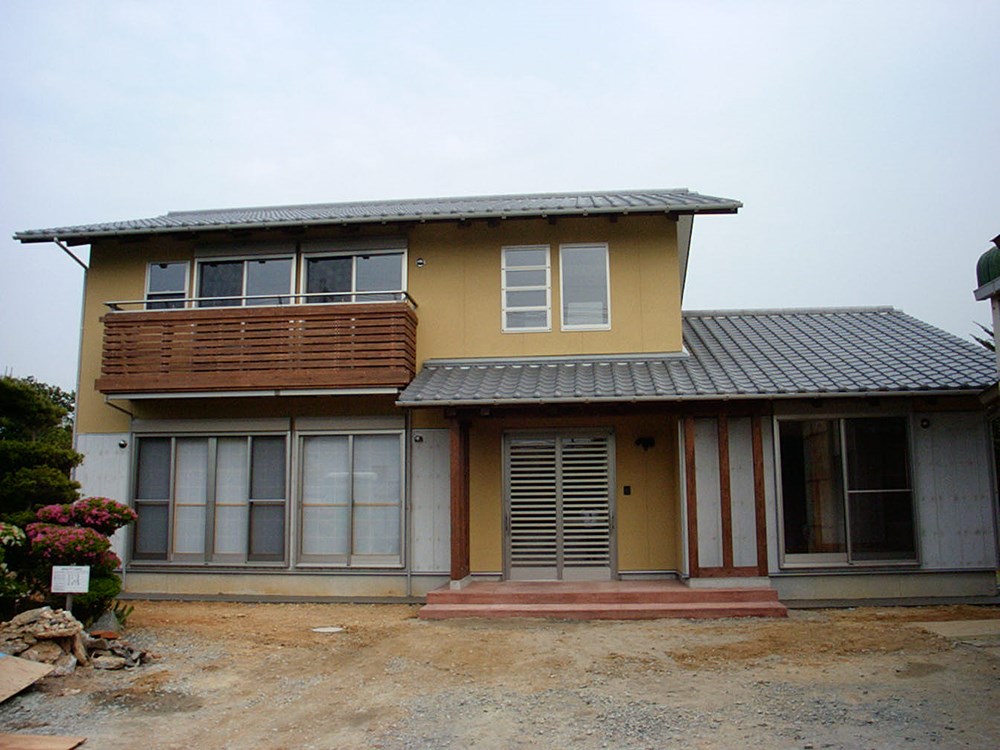 息づく伝統、漆喰壁の家